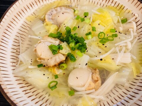 ホタテで旨味たっぷり☆白菜とえのきの塩スープ